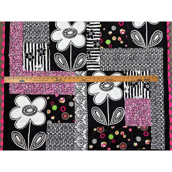 Handmade Double Sided Pink Black & White Patchwork Crib Baby Quilt 39" x 58.25" - Picture 5 of 7